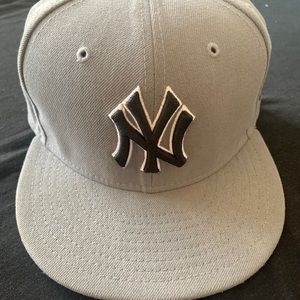 New Era 59Fifty Grey Yankees Baseball Cap - 7 1/8